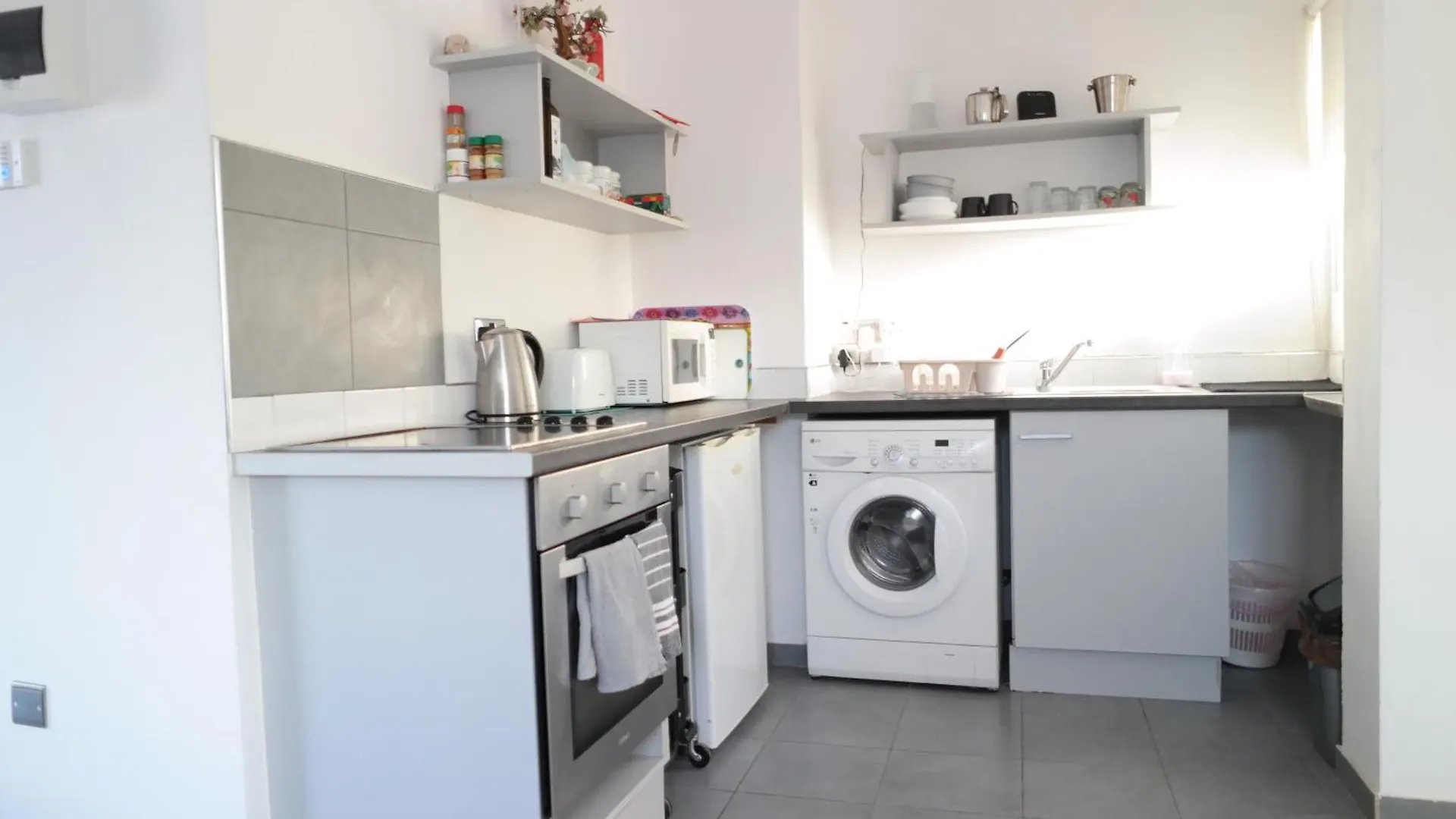 Modern Larnaca Beach Apartment Kıbrıs
